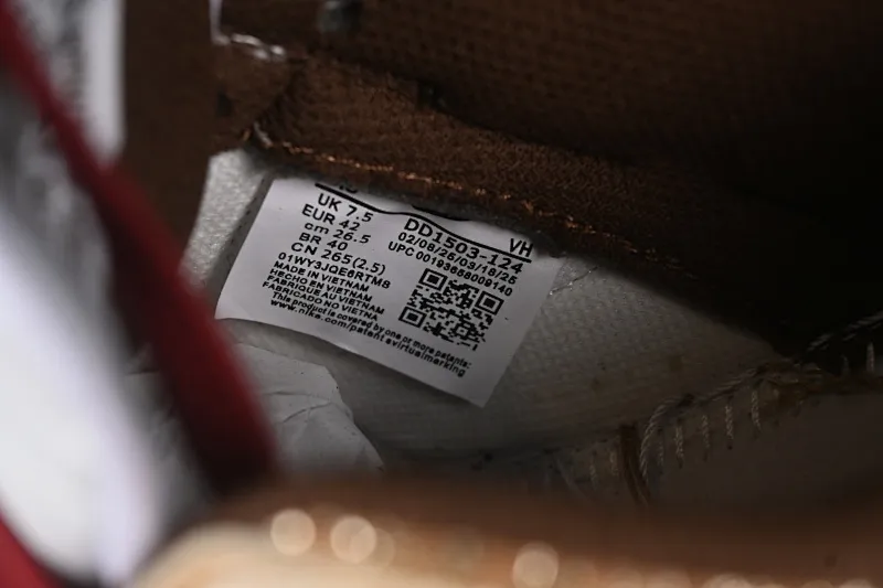 All categories Nk SB Dunk Series Nk SB Dunk Low High-end customization Low-top sneakers Nike Dunk Low "Surfaces In Brown And Sail" Panda Prank CNY Year of the Snake Shedding dust to welcome gold Golden snake holding wealth Low-top casual sneakers DD1503-124